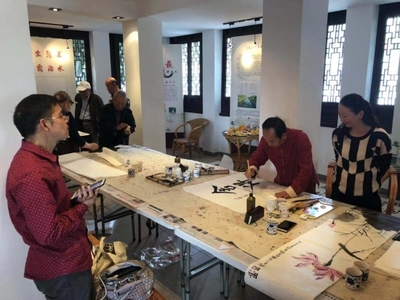 以詩(shī)會(huì)友 以畫交友--閘弄口街道舉辦書畫交流活動(dòng)