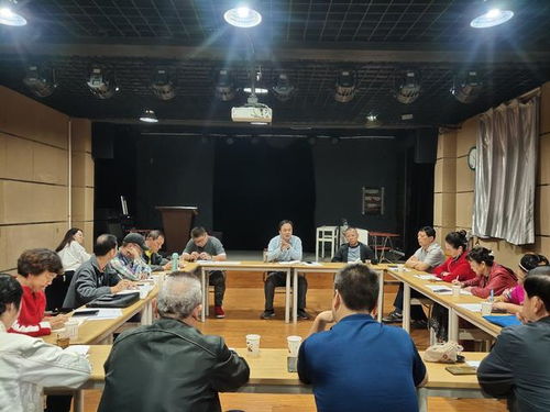 襄陽市群眾藝術館組織召開 第十屆諸葛亮文化旅游節 百場群文展演 合同簽訂會議